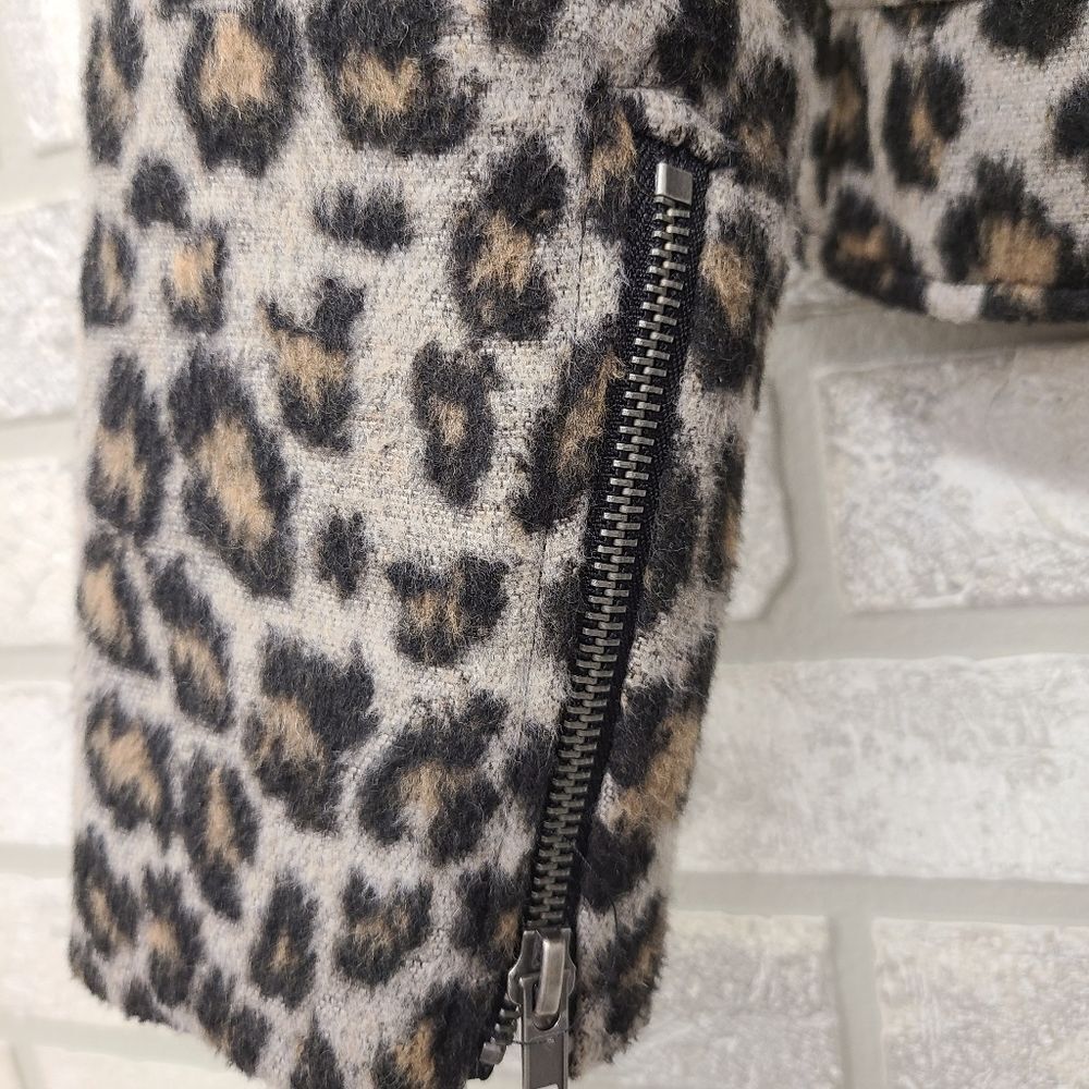 Cupcakes and Cashmere Leopard Print Moto Jacket Size Small Gray Brown Black - Picture 6 of 9